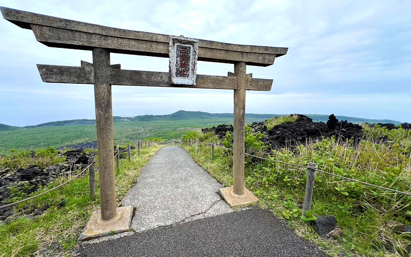 三原神社【三原山】